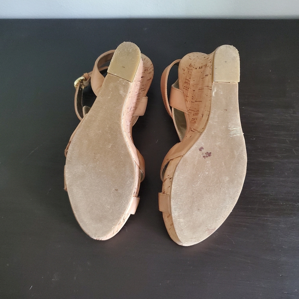 Guess tan wedge sandals size 8M - Picture 6 of 10